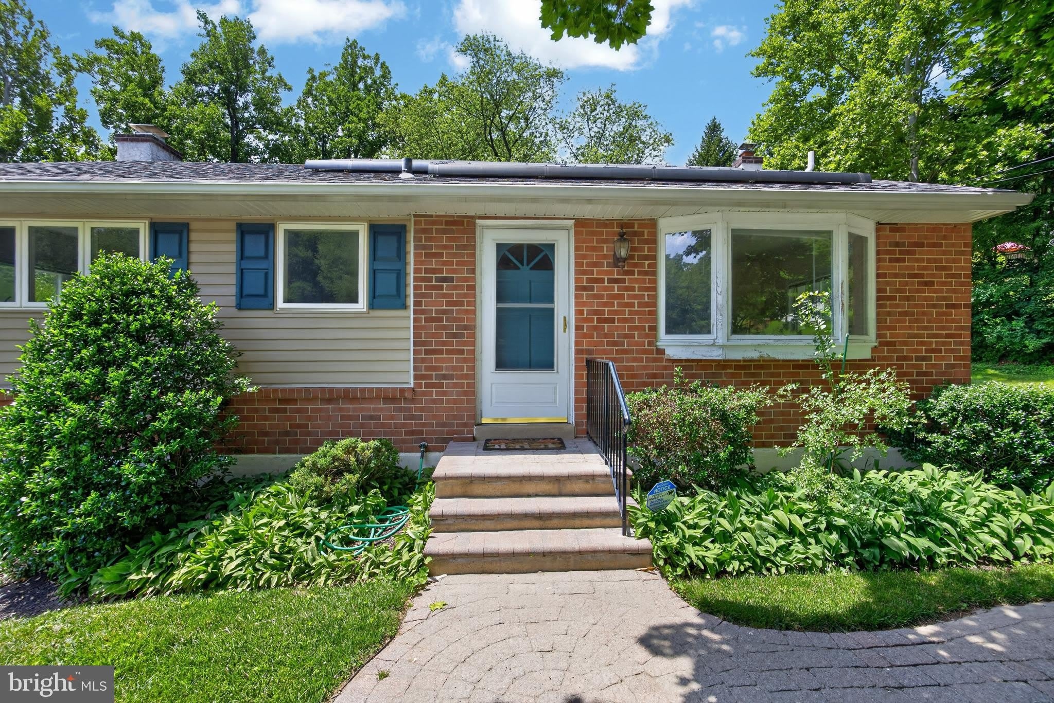 527 Oriole Drive – photo 1