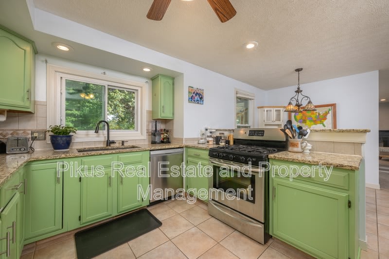 8294 Whiteridge Circle – photo 4