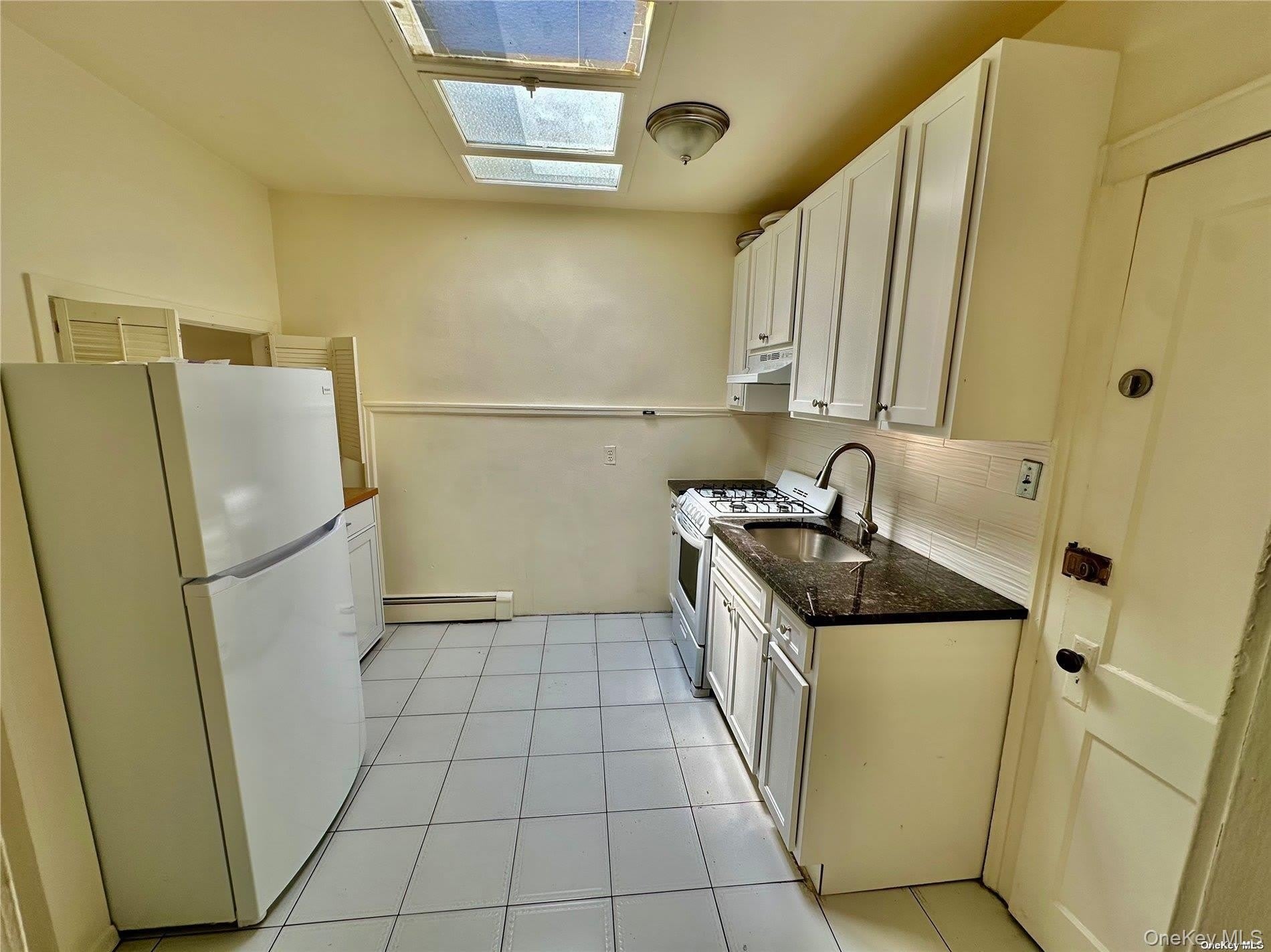 918 Hempstead Street – photo 3
