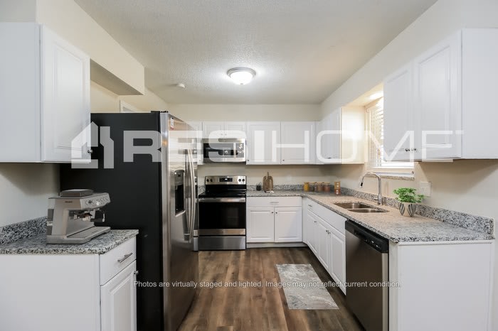 10900 North Florida Avenue – photo 2