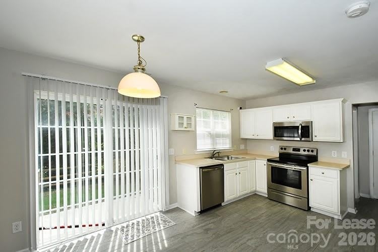 8715 Challenger Drive – photo 2