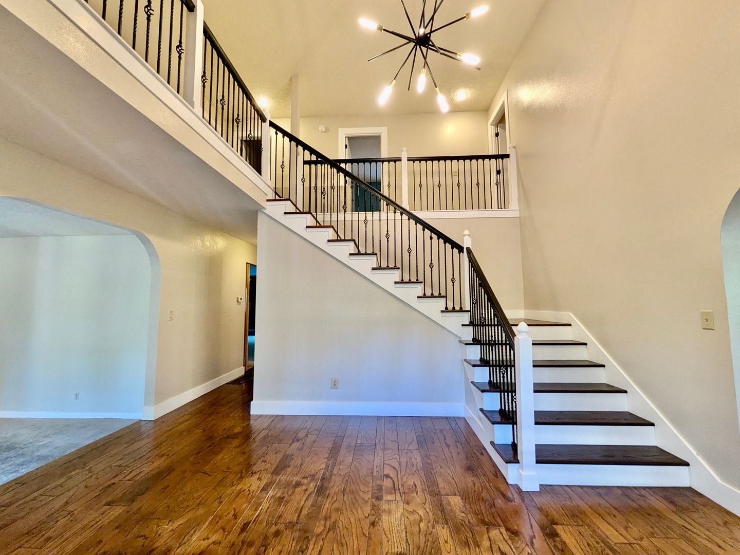 Beautiful Home In Lake Oswego With Private Sports Court In The Sought After Westview Estates – photo 3
