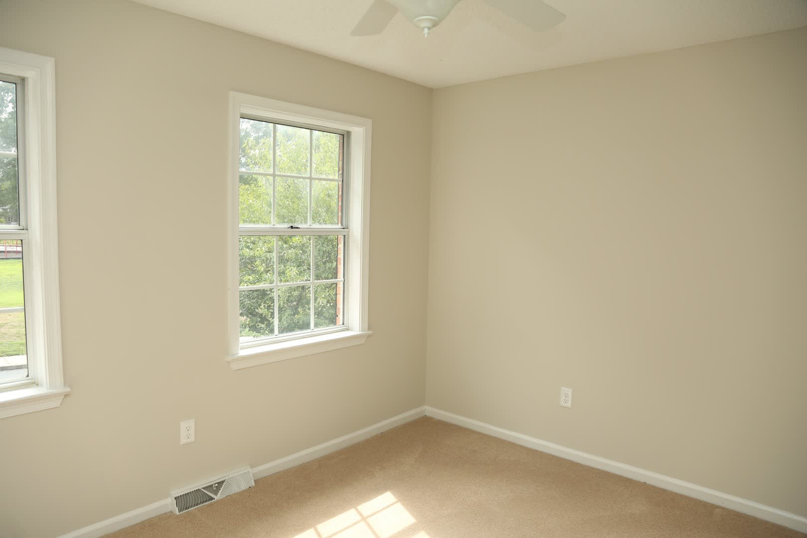 3 Bedroom Townhouse in Minor Hill – photo 5