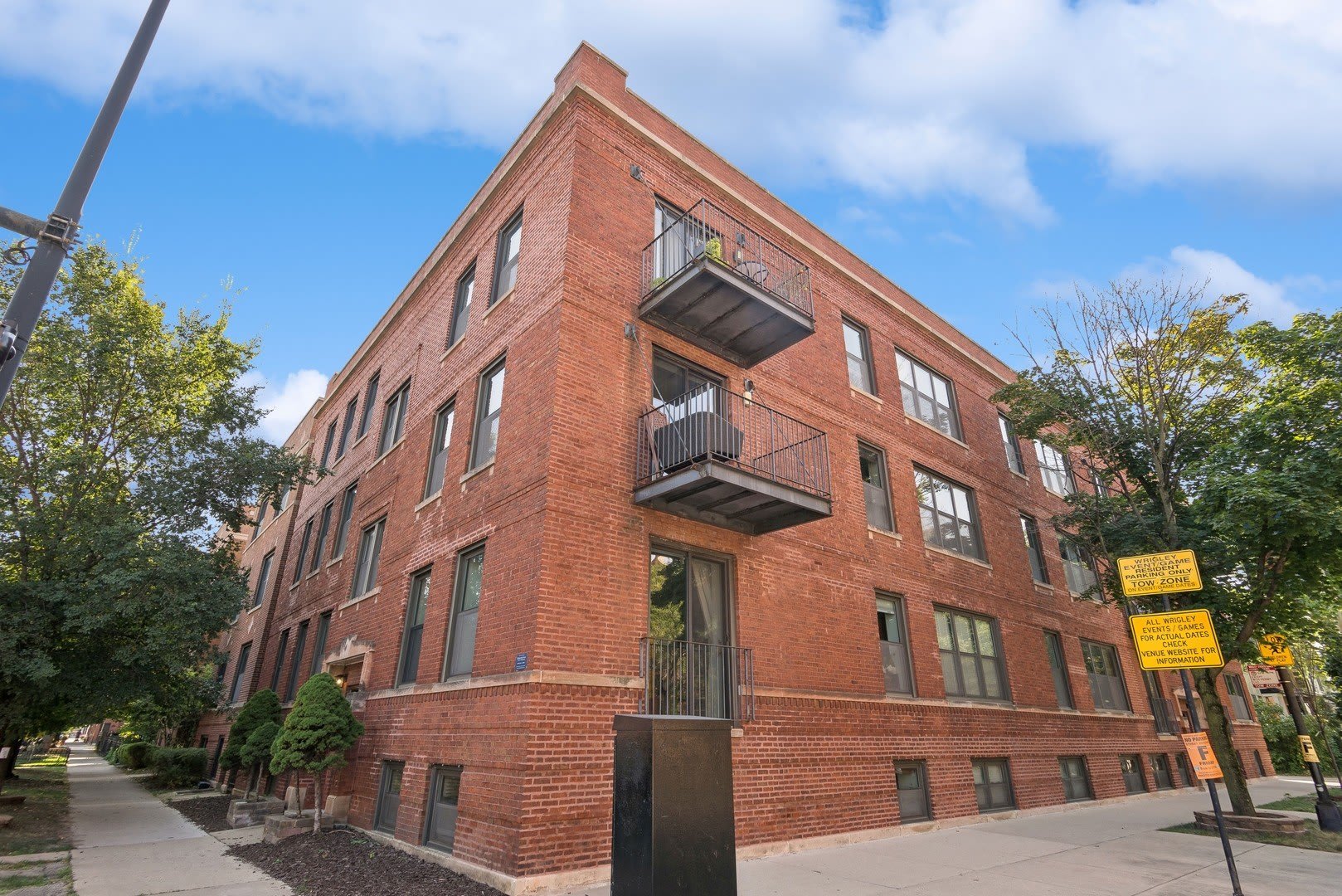 1657 W Addison Street – photo 1