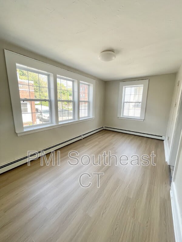 92 Truman St – photo 2
