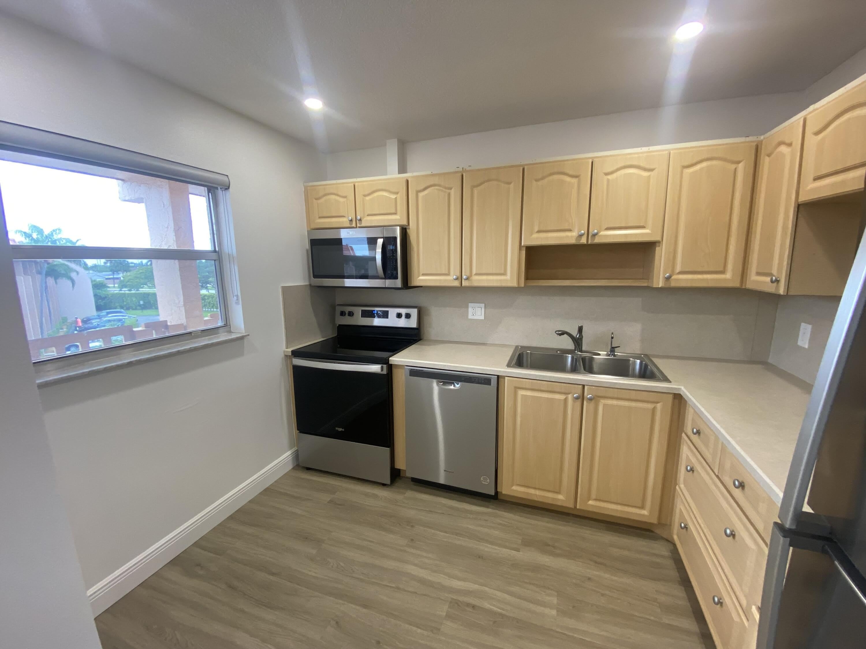 6850 Royal Palm Boulevard – photo 2