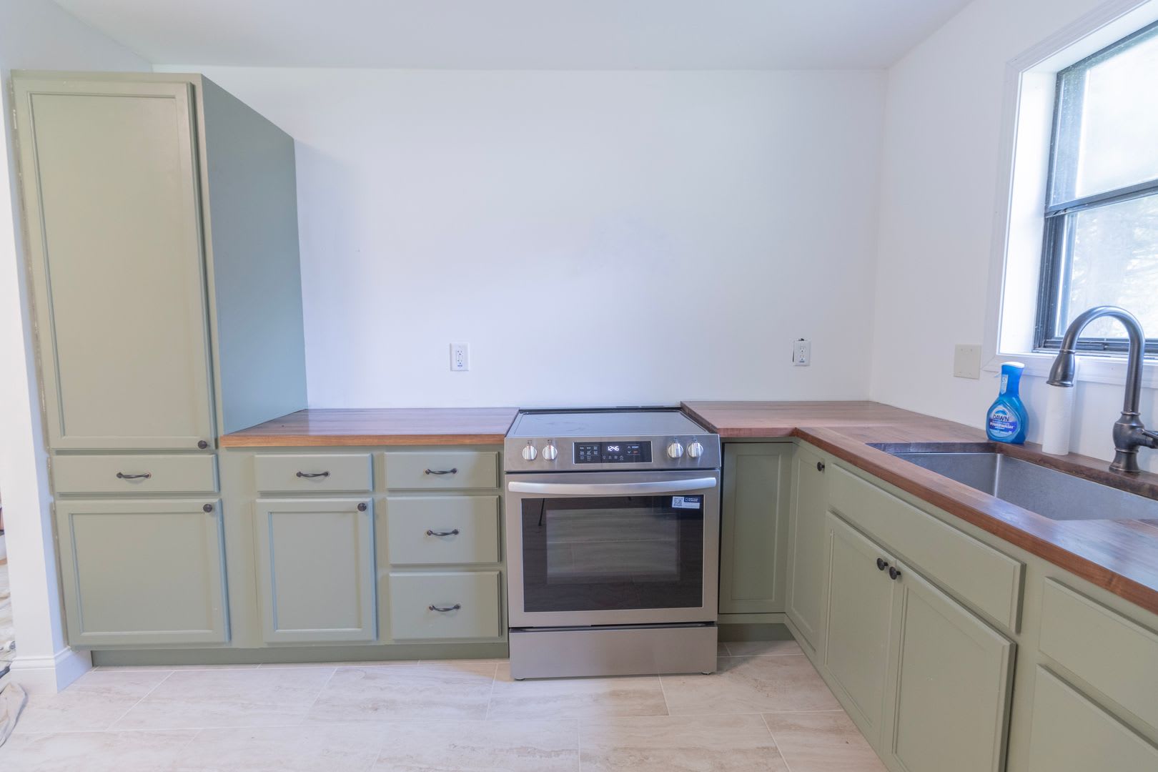 Beautifully Updated 3BR Home w/ Bonus Room, Fenced Yard &amp; Garage – photo 3