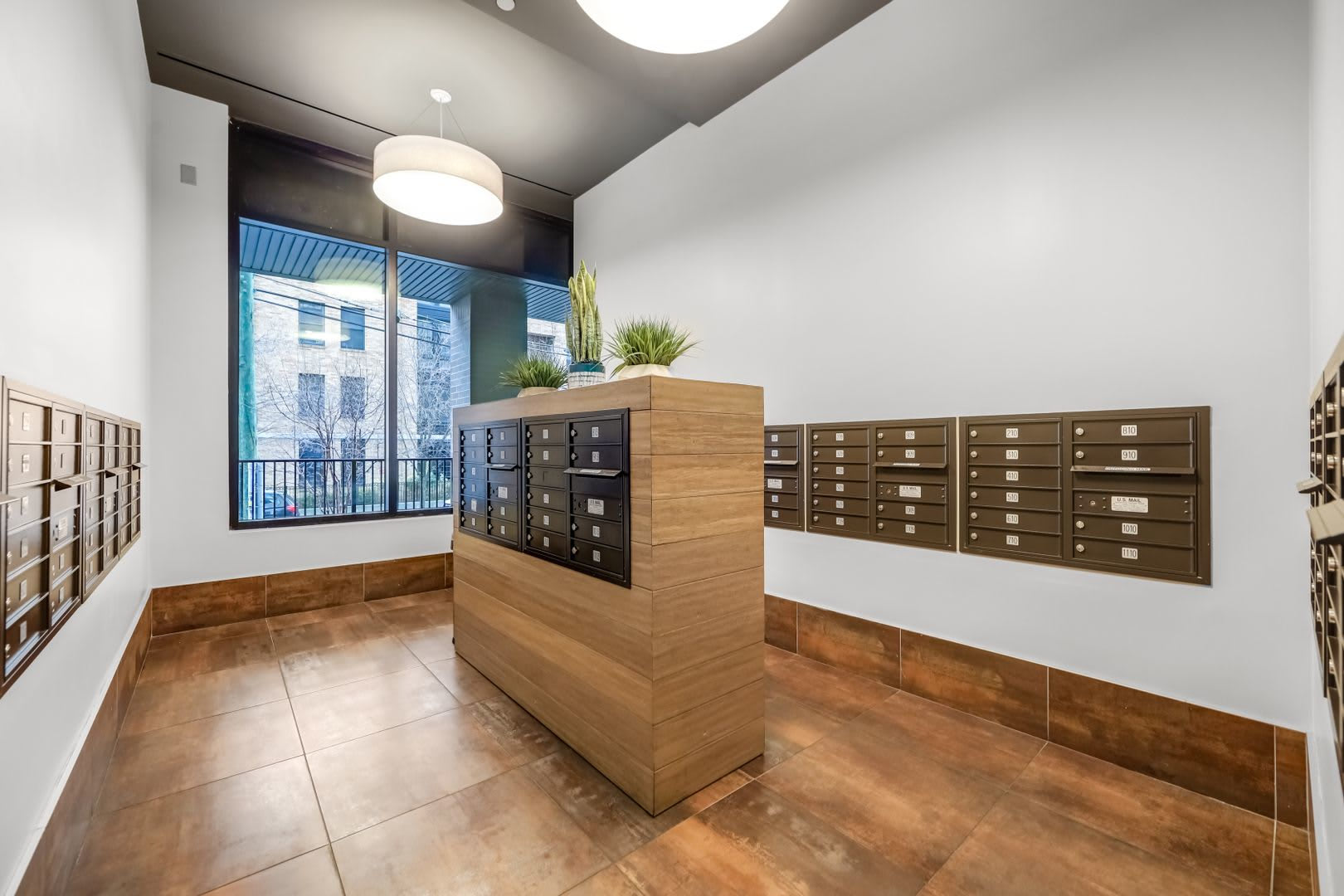 Massive 2/Bdrm 2/bath With Sizable Outdoor Terrace! A+ Location & Amenities – photo 1