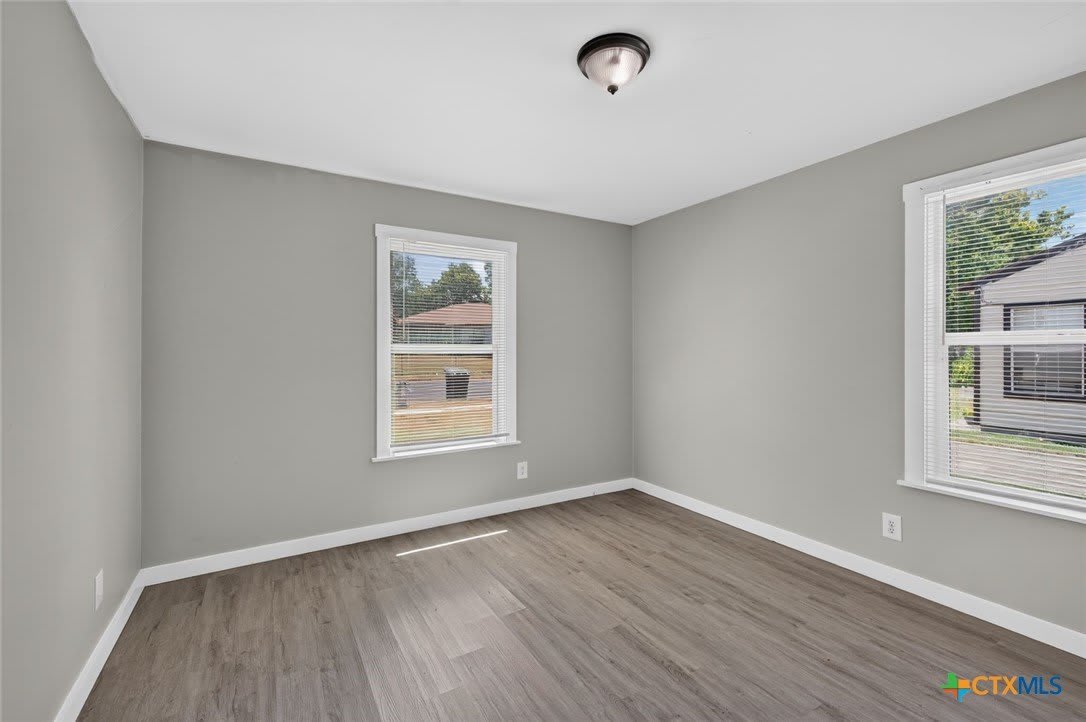 921 Stetson Avenue – photo 5