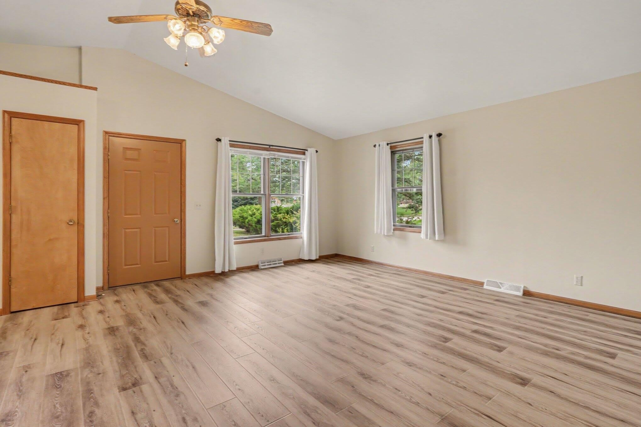 917 Ottawa Avenue – photo 3