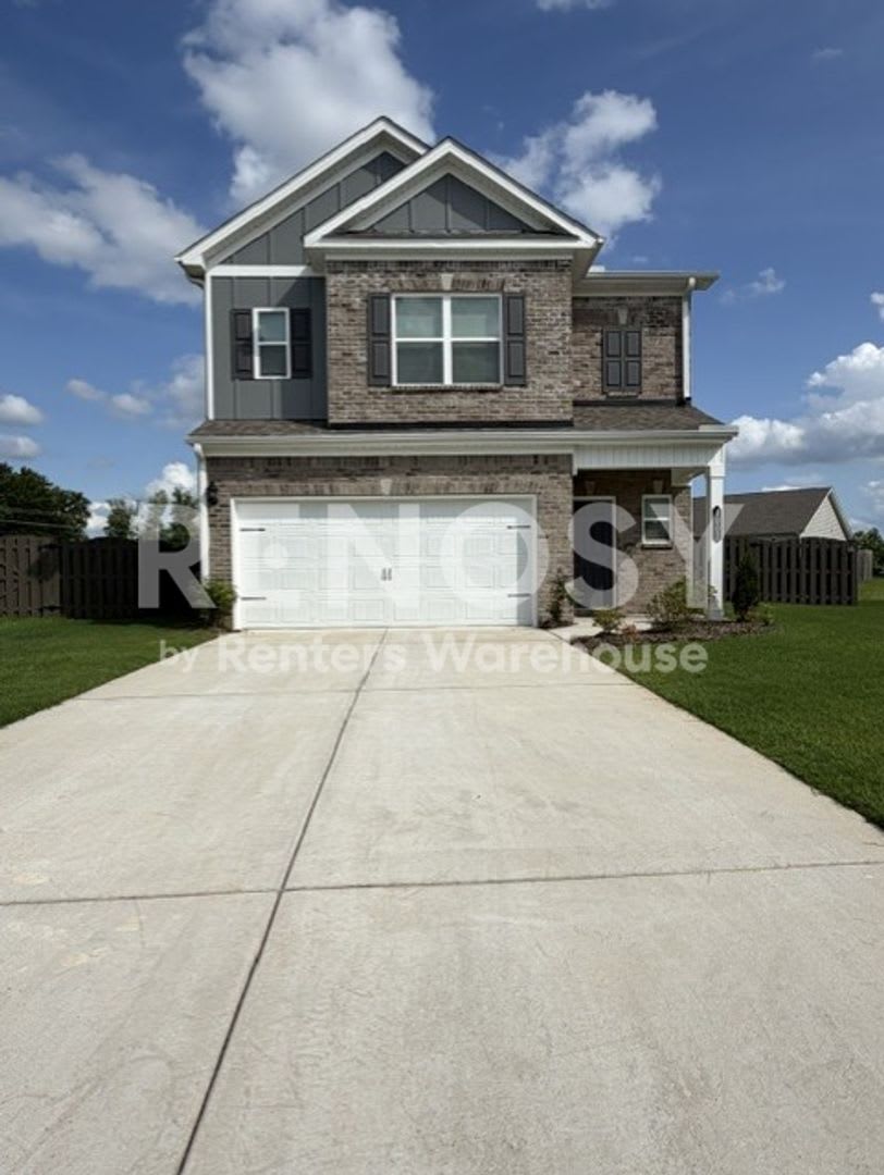 The fully furnished 3 Bedroom 3 bath home is just what you need! – photo 1