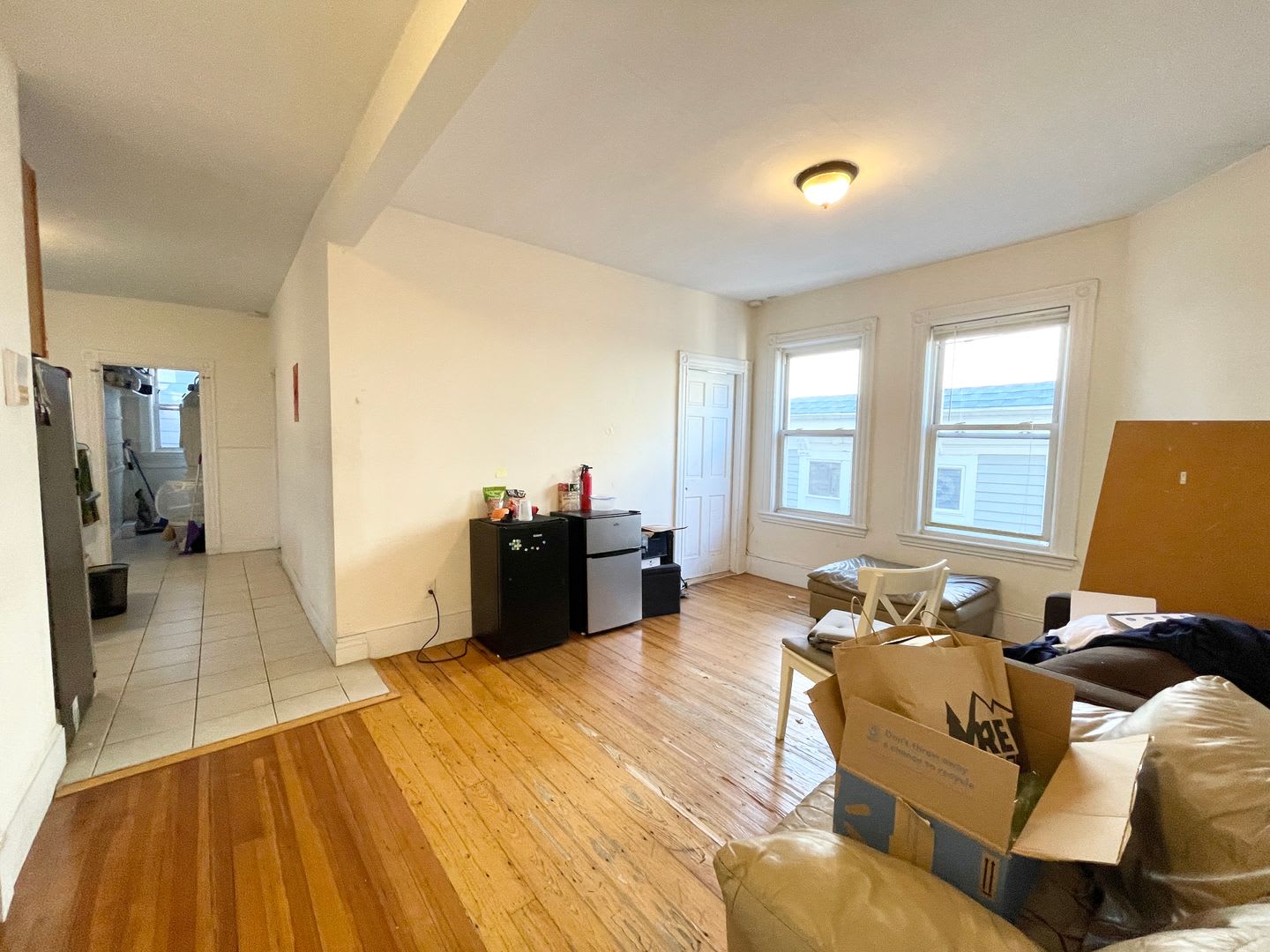 Modern 4-Bedroom on Sachem St — In-Unit Laundry • Updated Kitchen • Prime Mission Hill – photo 3