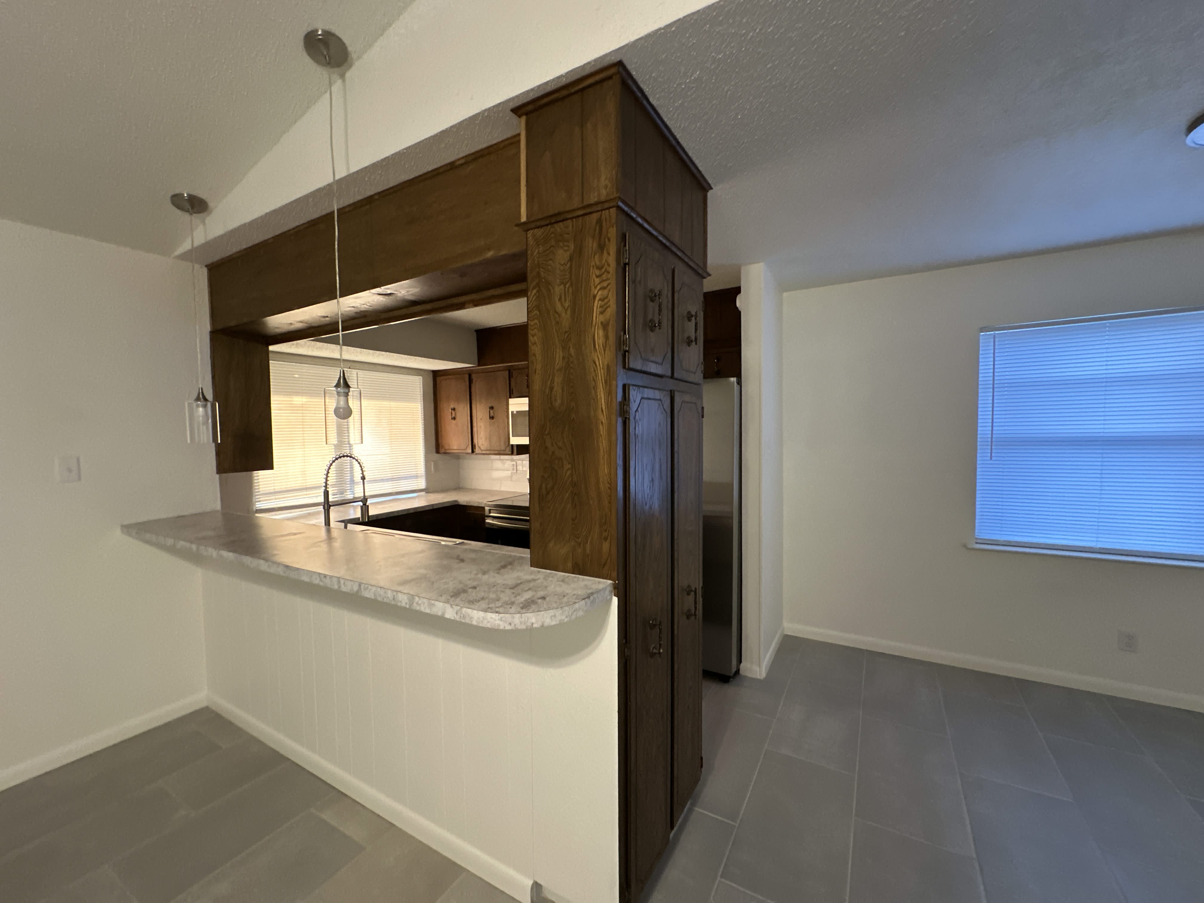 2207 Grandon Cir – photo 2