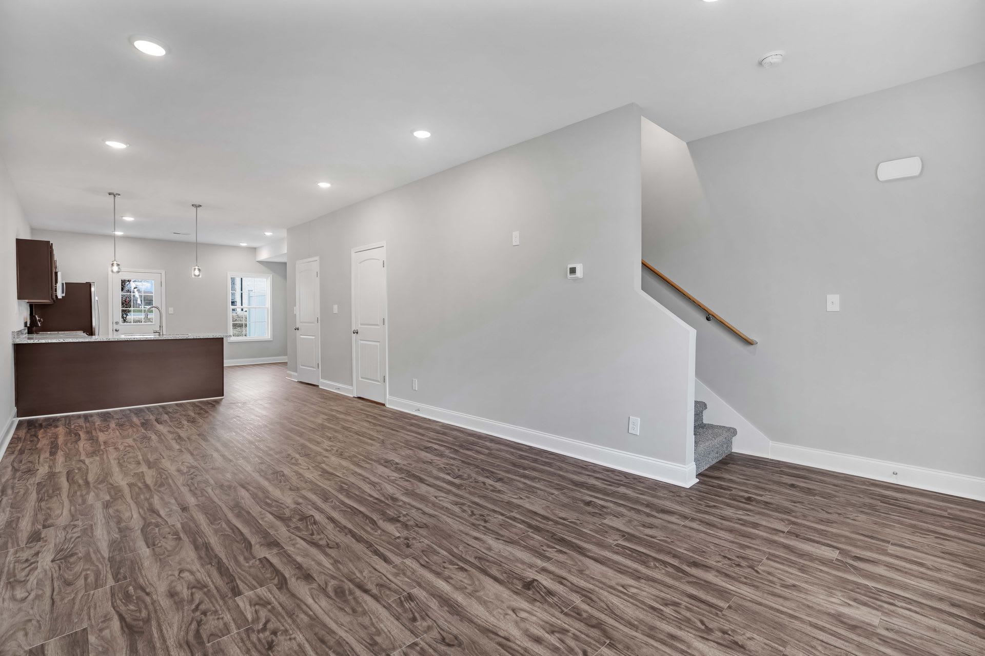 Stylish 2 Bedroom, 2.5 Bath Condo in Highly Desirable Sango Area – photo 4