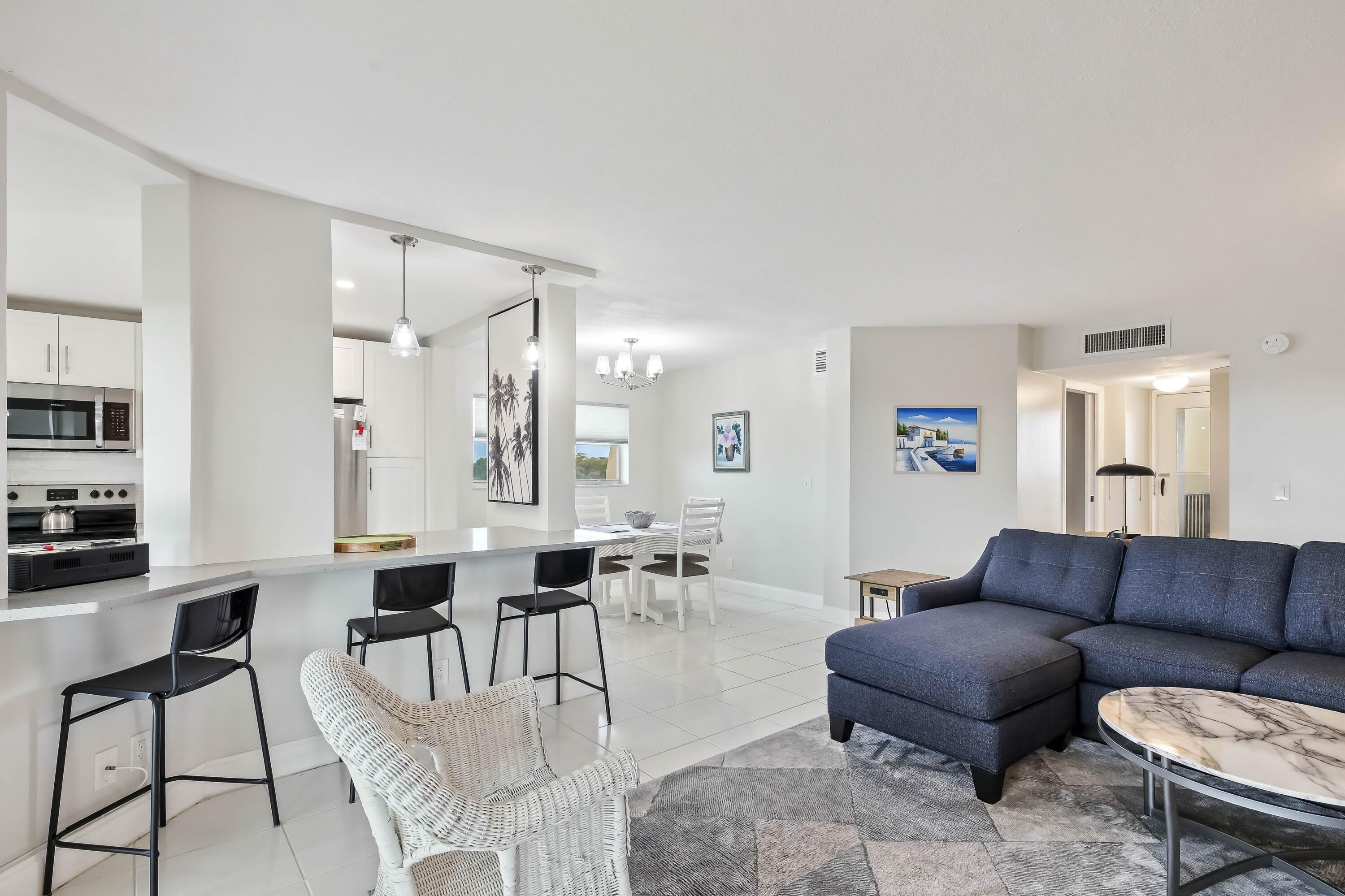 3661 Via Poinciana – photo 2