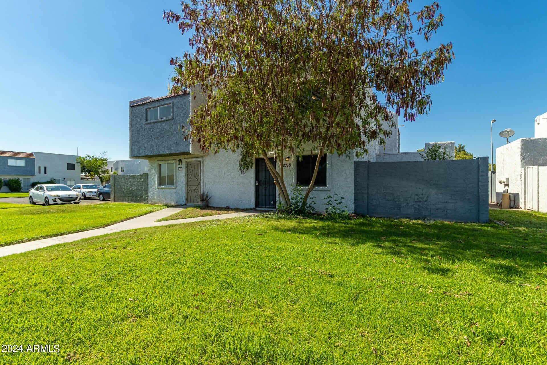 4718 W Orangewood Avenue – photo 3