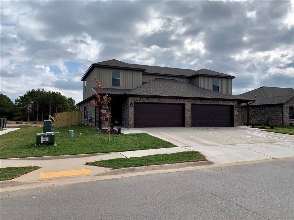 400 Red Robin Street – photo 1