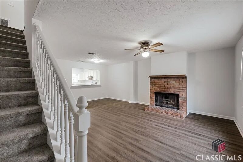 209 Highland Park Dr – photo 2