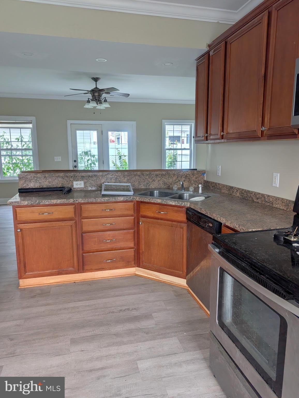200 W MARKET Street – photo 3