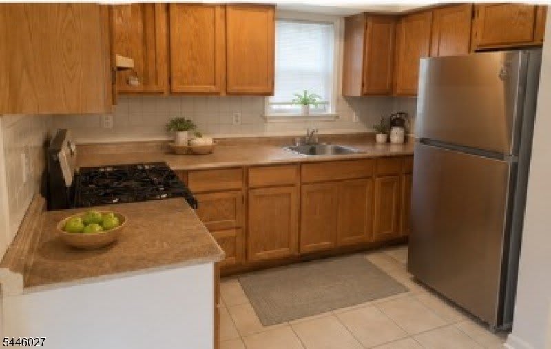 1025 Lafayette St – photo 2