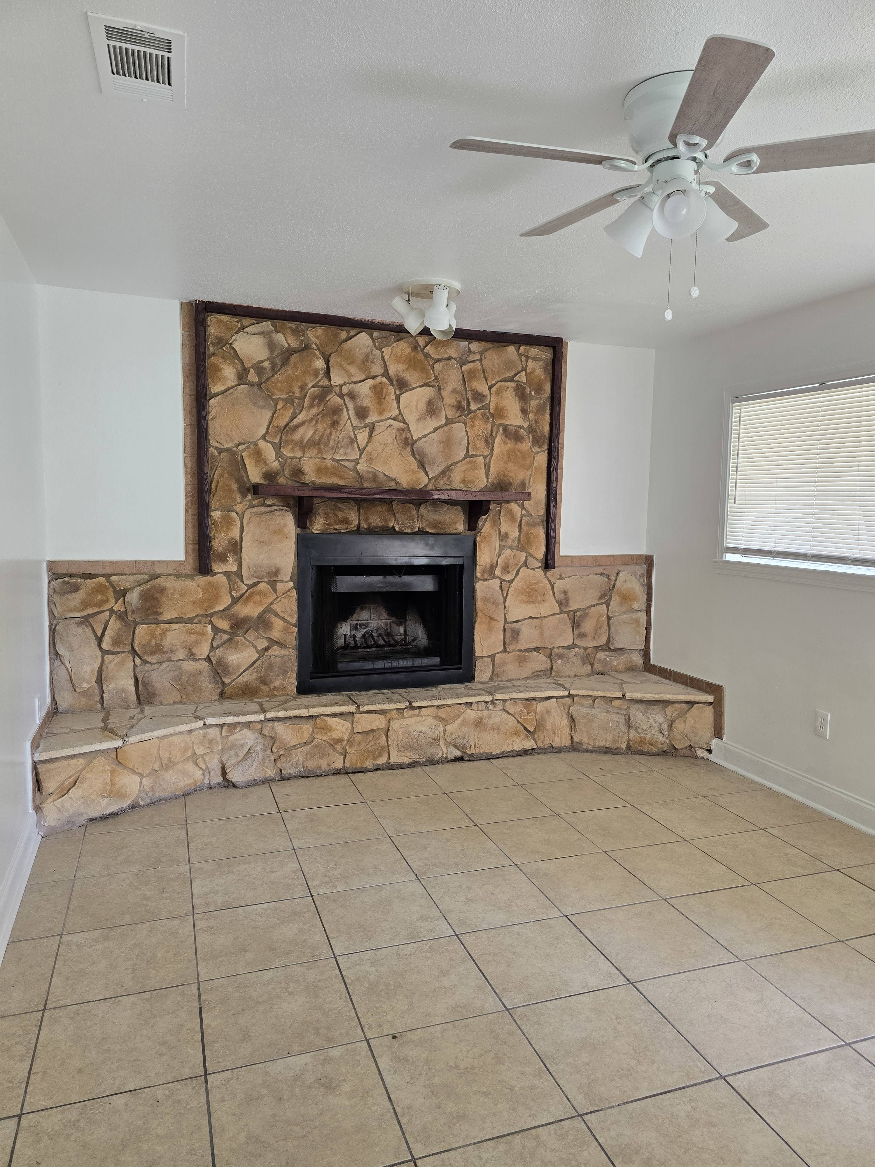 4811 Lancelot Dr – photo 2