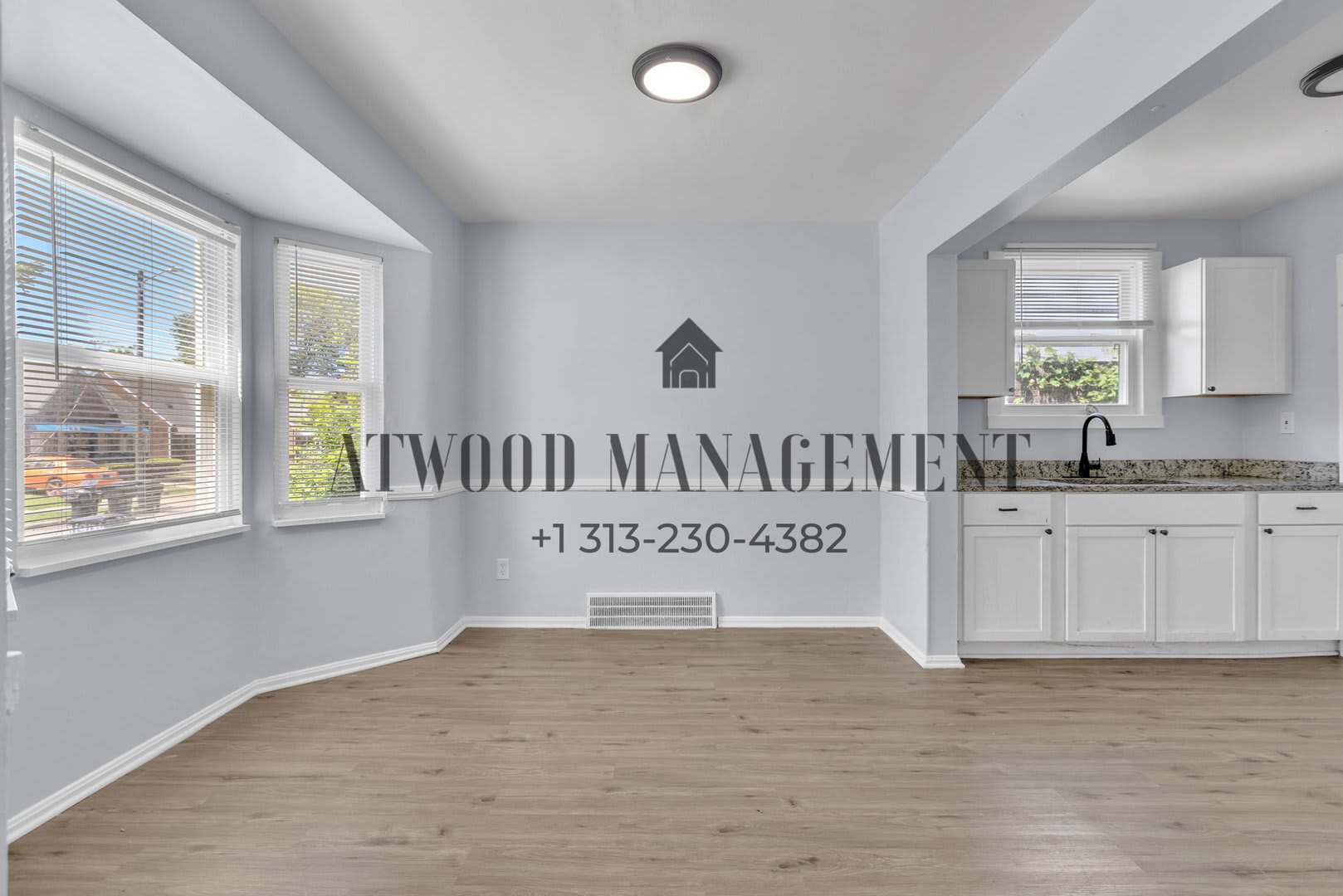 This beautifully updated 3-bedroom, 2-bath single-family home is ready for move-in! – photo 5