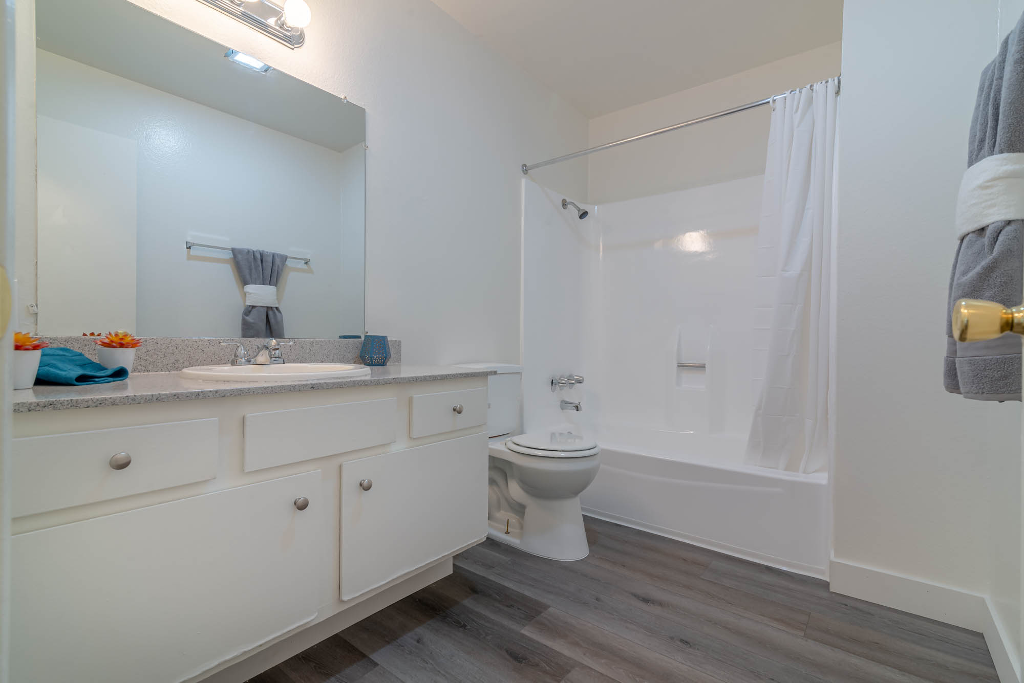 Riverstone Apartments – photo 3