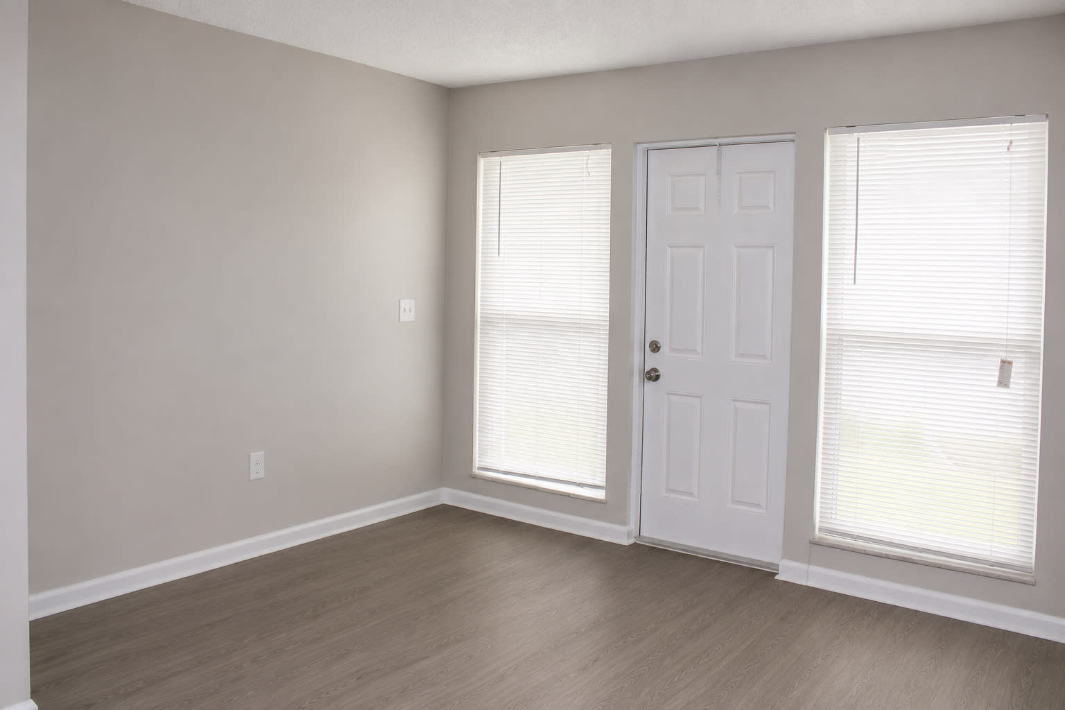 5801 N Flagler Dr – photo 2