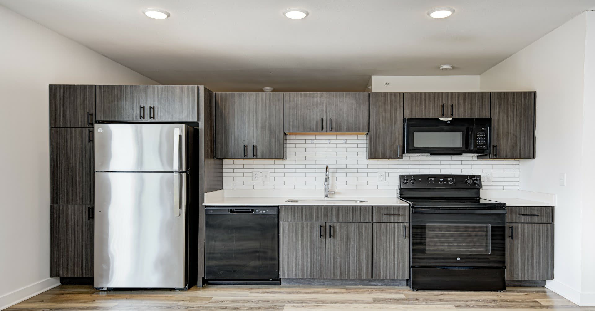 City S End Fountain Square Apartments – photo 5