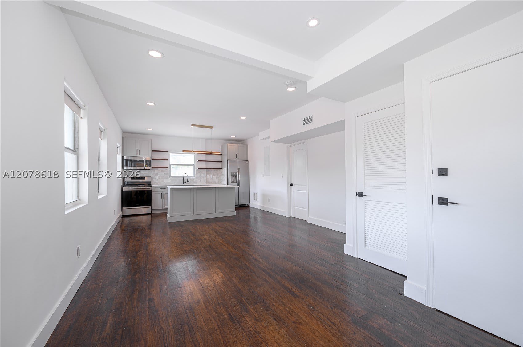557 Meridian Ave – photo 5