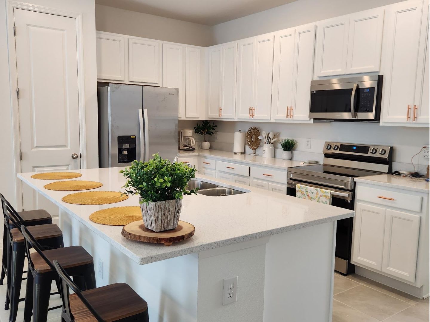 3 Beds 2,5 Baths Townhouse Davenport – photo 3