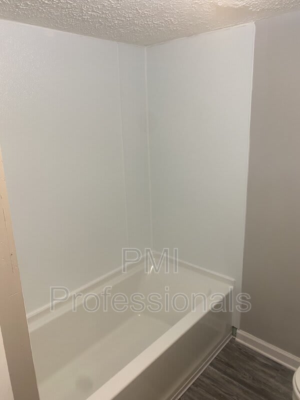 530 E State St – photo 3
