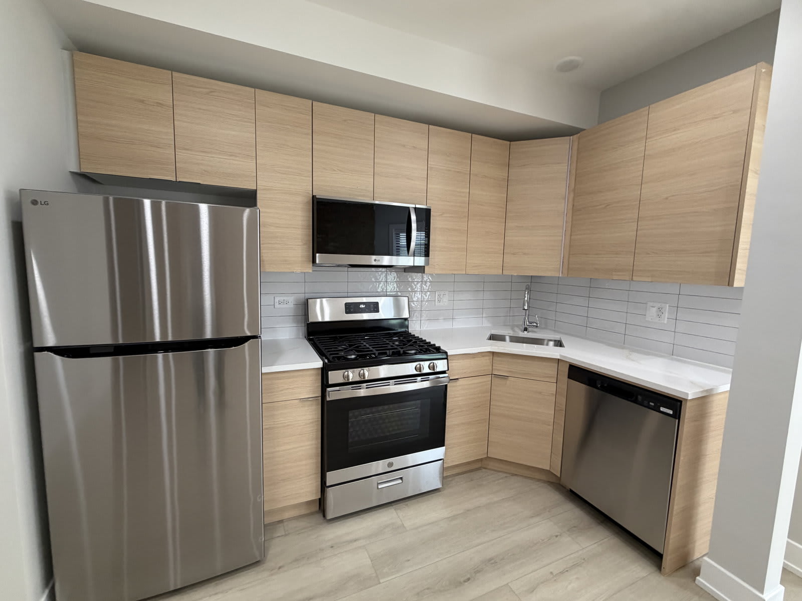 5123 South University Avenue – photo 3