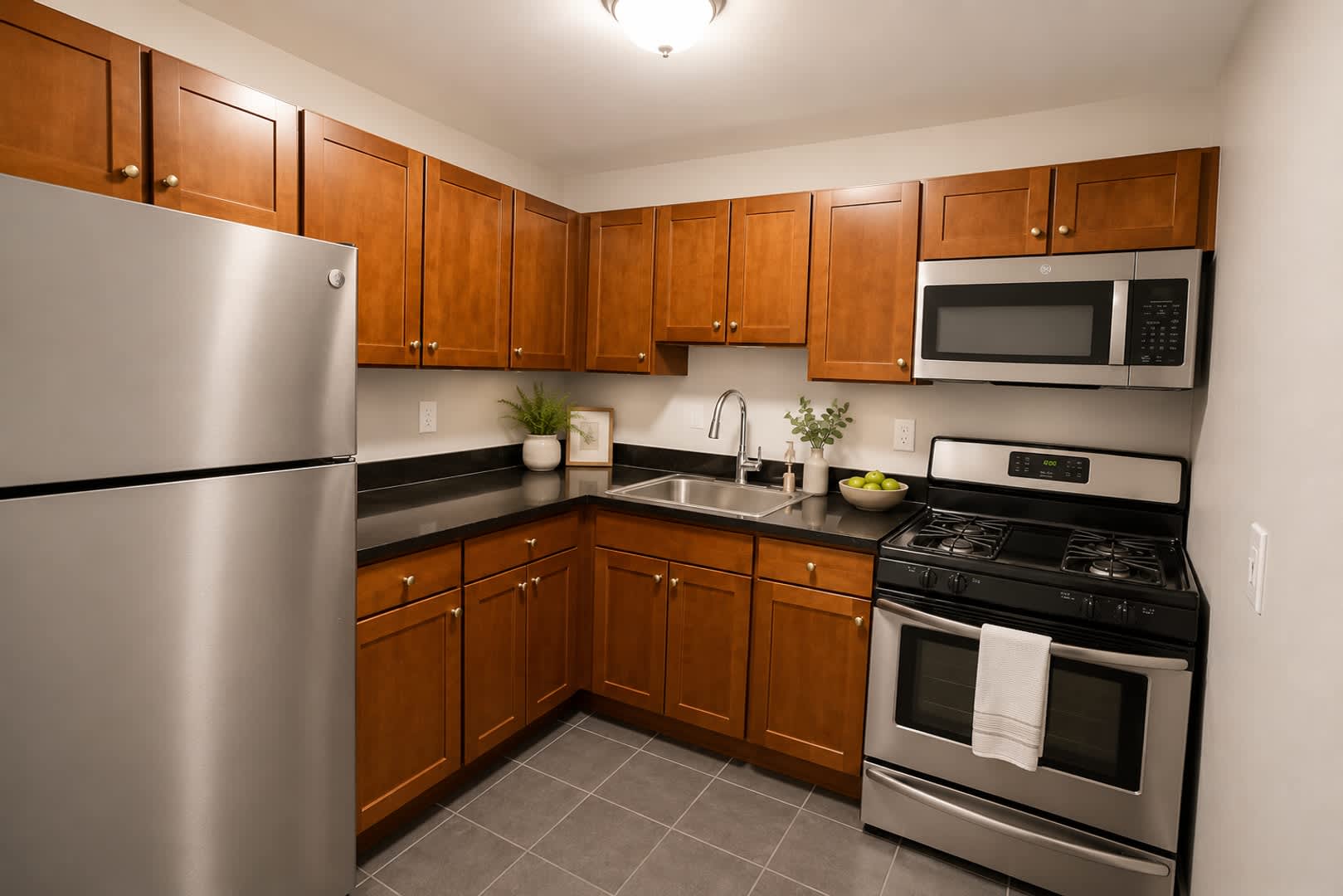 2026 Move In Special 500 Lease Signing Bonus Spacious 2 Bedroom Condo In Southeast Dc In Unit W D Reserved Parking – photo 2
