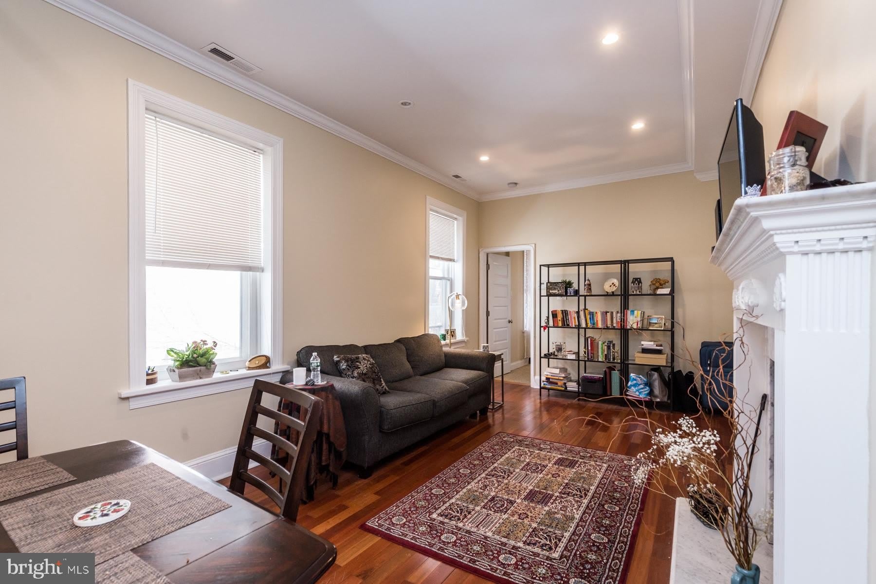 1712 WALLACE Street – photo 2