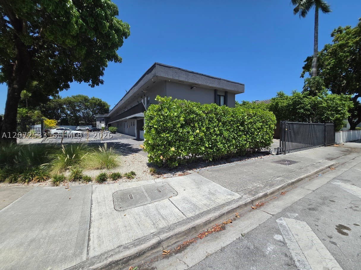 4393 NW 11th St – photo 1