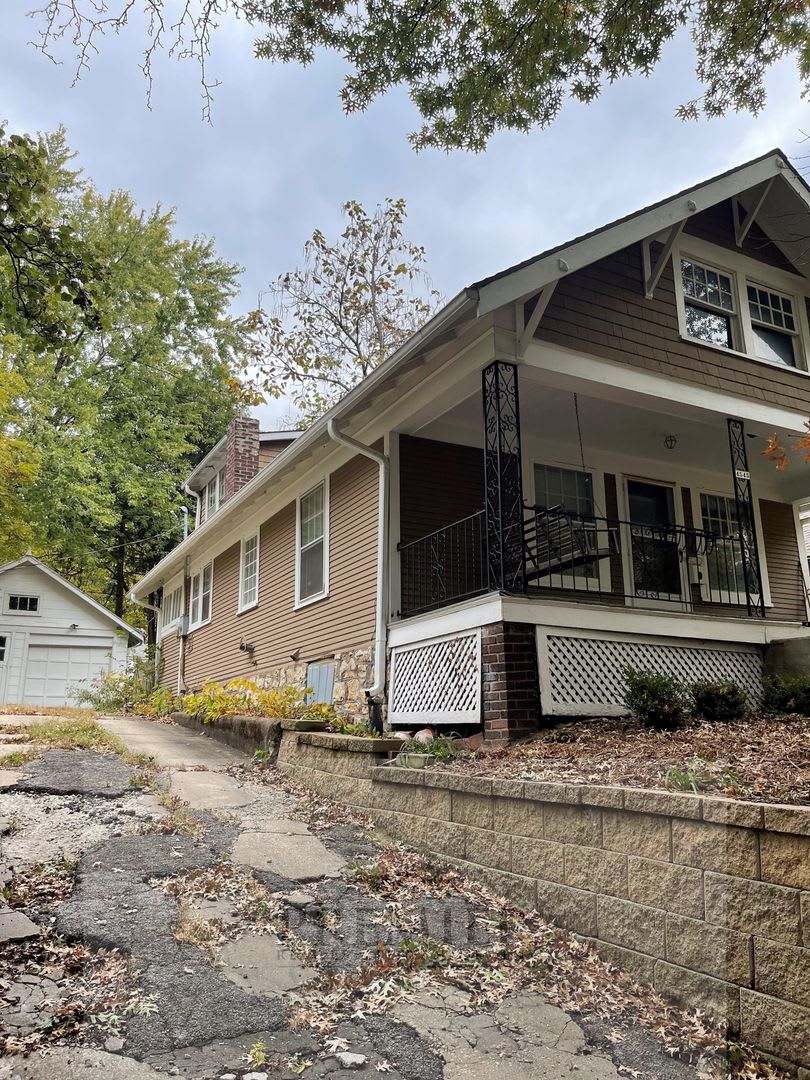 Charming 3 Bed 1 Bath House For Rent 4545 Fairmount Ave Kansas City Mo 64111 1375 Rent – photo 2