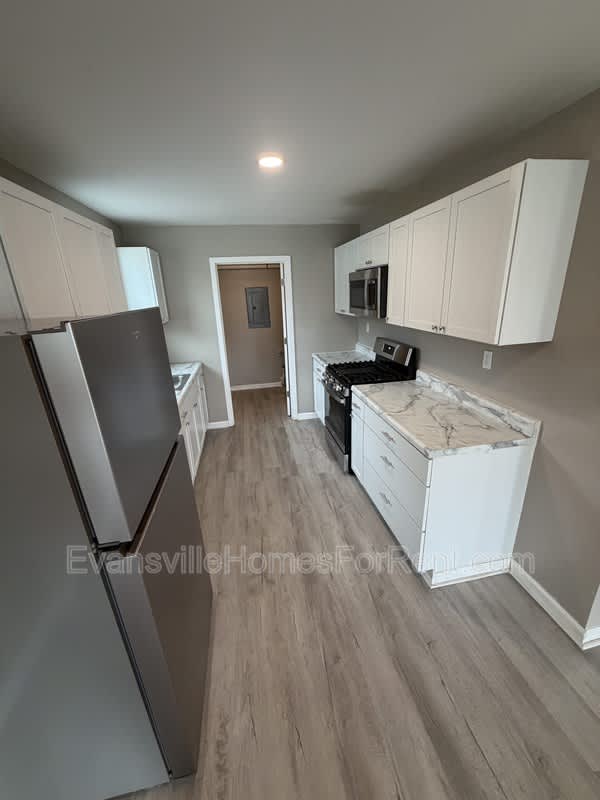 1404 Oakley Street – photo 5