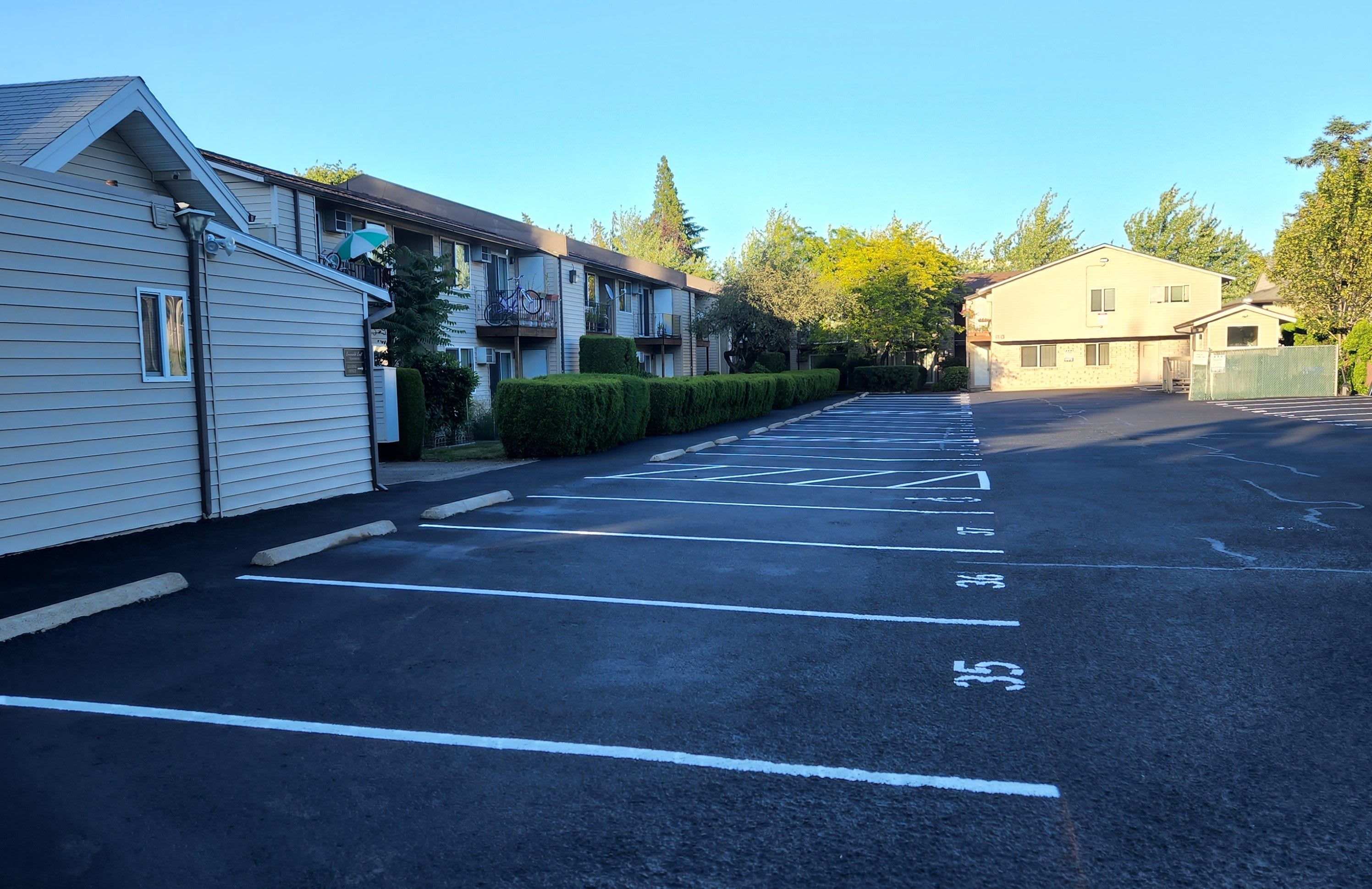 Emerald East Apartments – photo 4