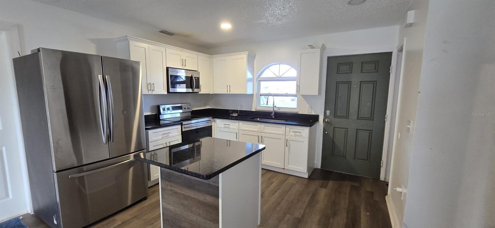 671 ROYALTY Court – photo 2