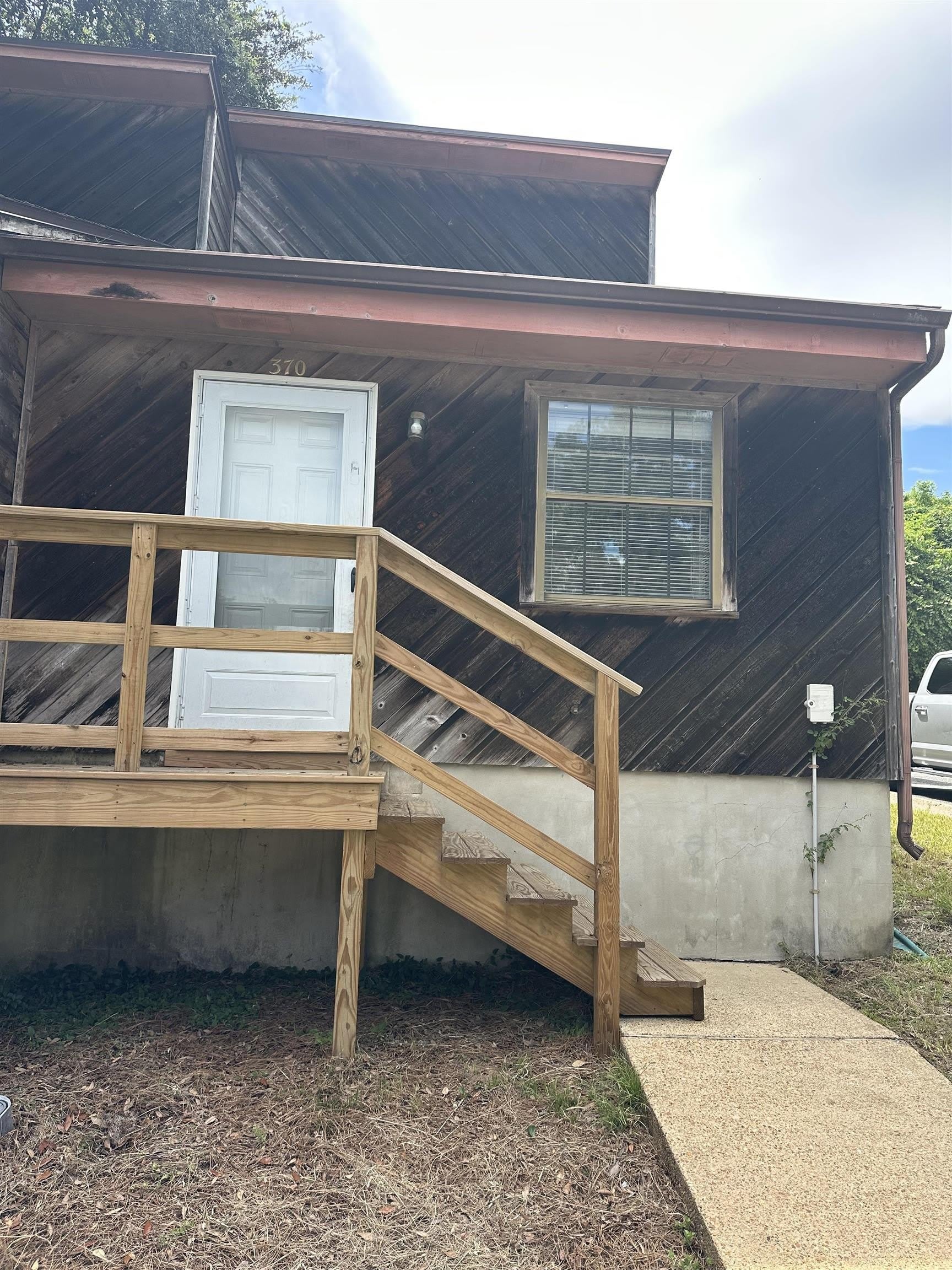 370 Hayden Road – photo 1