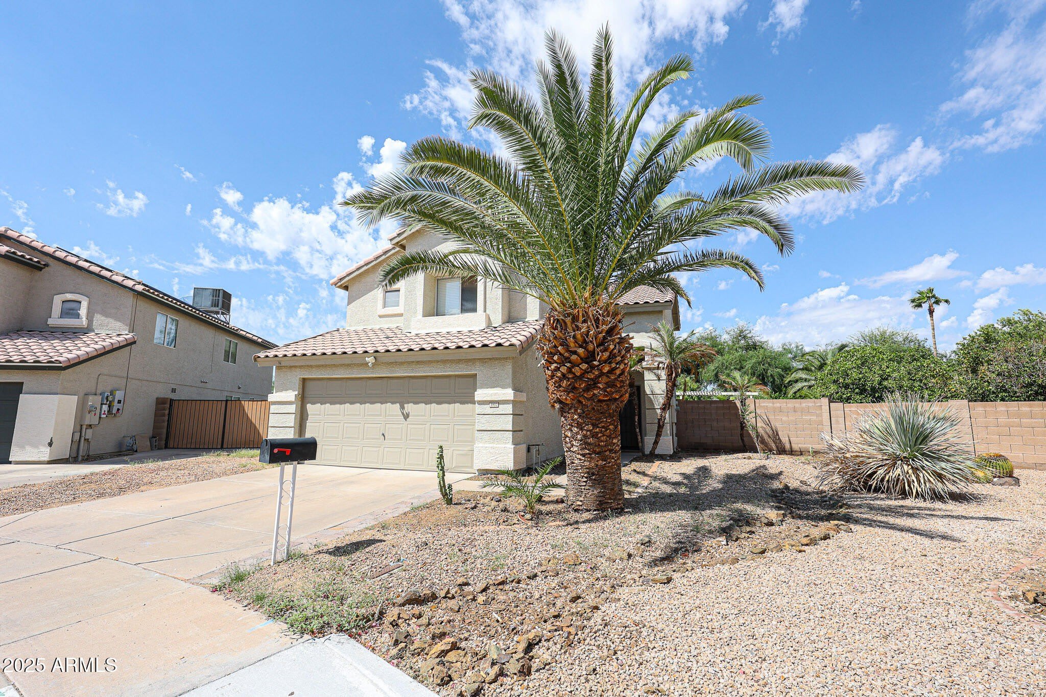 3902 E ROSEMONTE Drive – photo 1