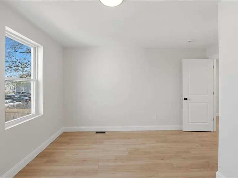 37 Webb St – photo 5