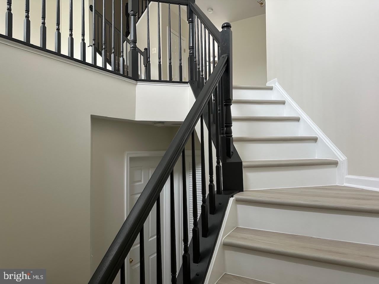 1310 SAUNDERS Drive – photo 2
