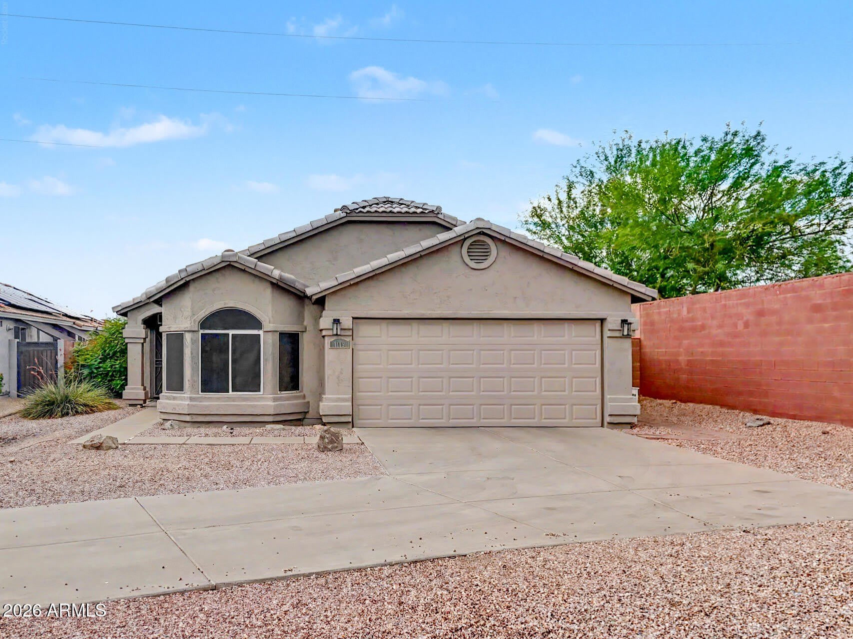 1119 E PONTIAC Drive – photo 1