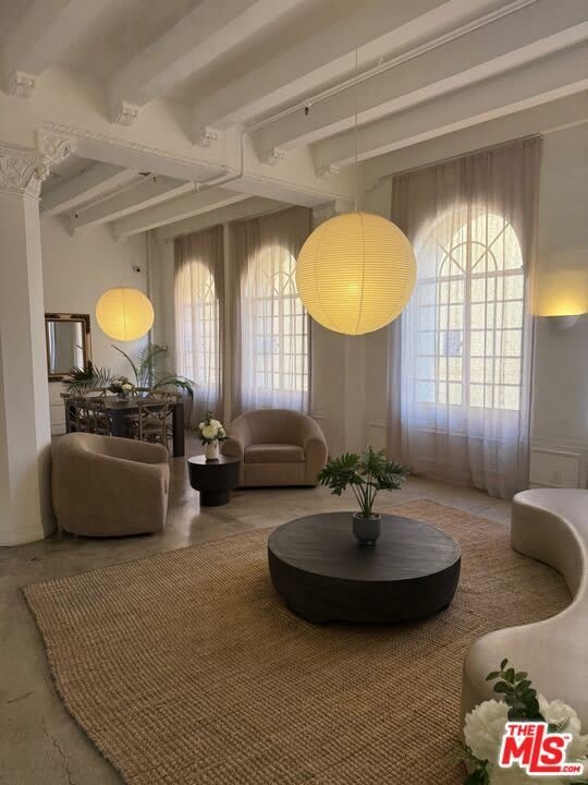 5217 Hollywood Blvd – photo 1