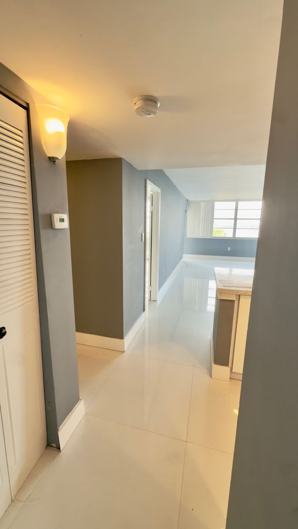 Spacious One Bedroom Two Bath Condo with Parking at Buckley Towers in North Miami Beach – photo 3