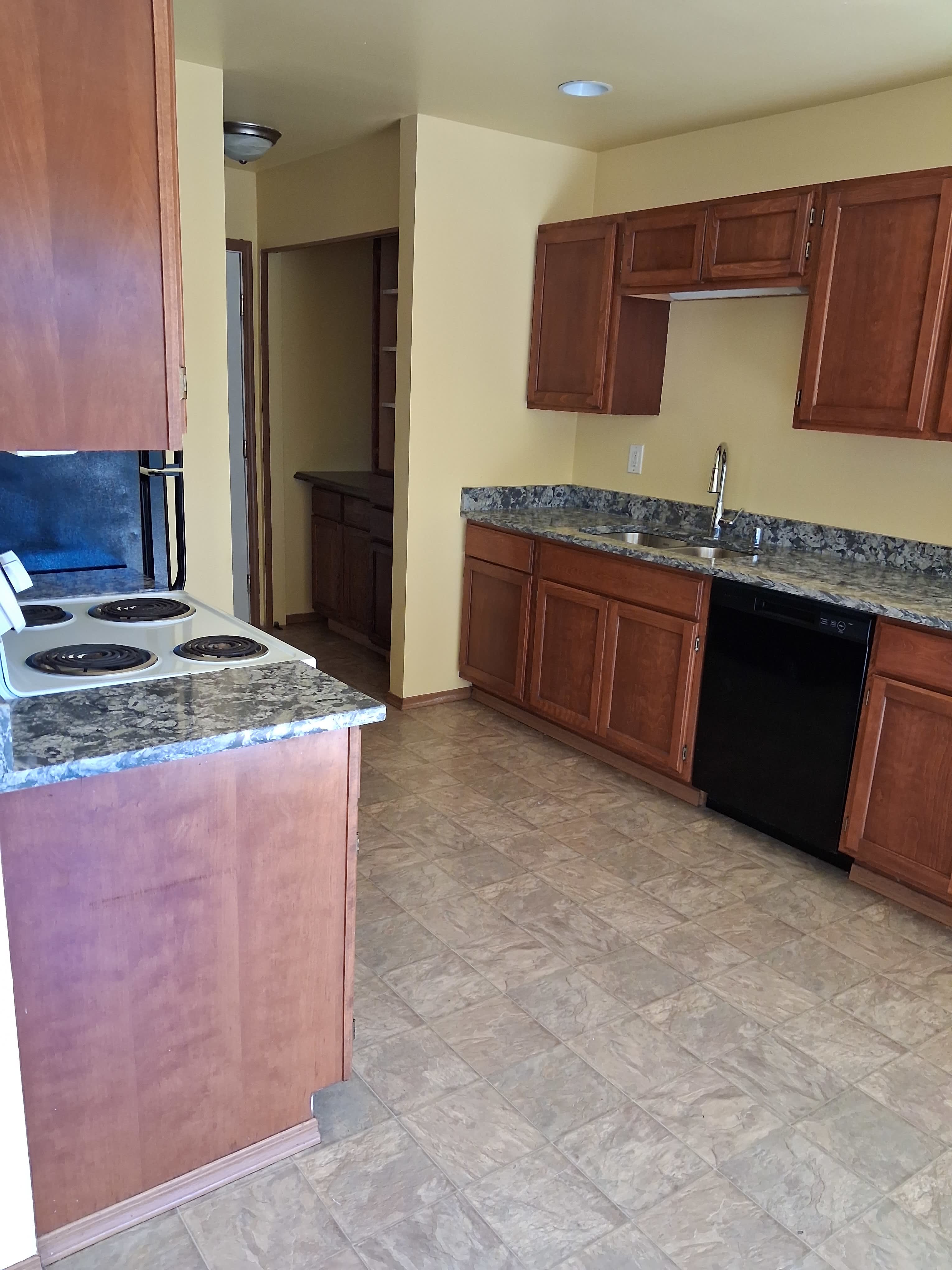 2106 216Th Street Court East – photo 3