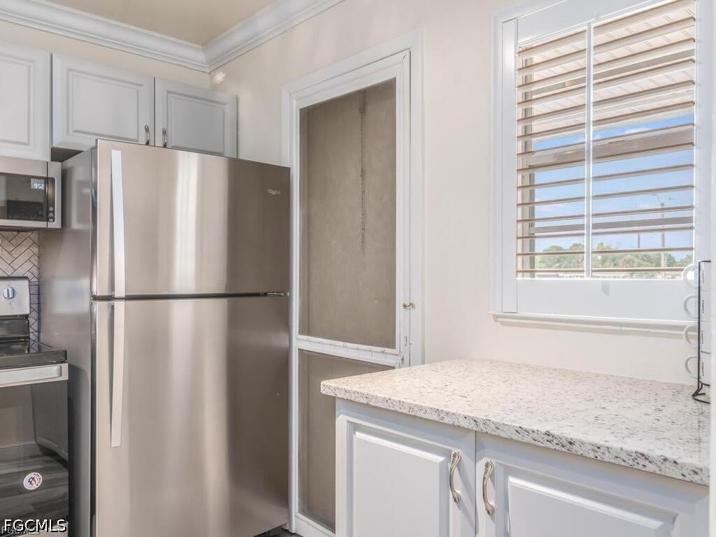 1010 Tropic Terrace – photo 2