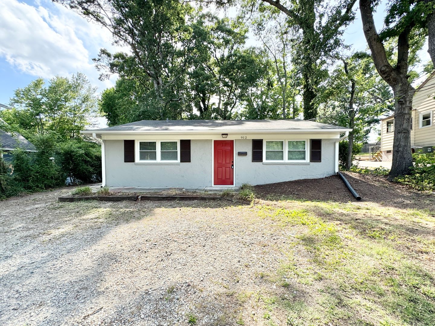 2 Bedroom In Lindley Park Close To Uncg – photo 1